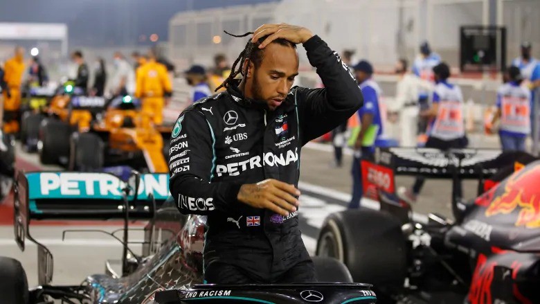 Lewis Hamilton Positif Covid-19, Rekornya Terhenti Sementara