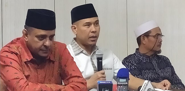 Bantah Serang Aparat, Munarman FPI: Ada Perempuan dan Bayi dalam Rombongan Habib Rizieq