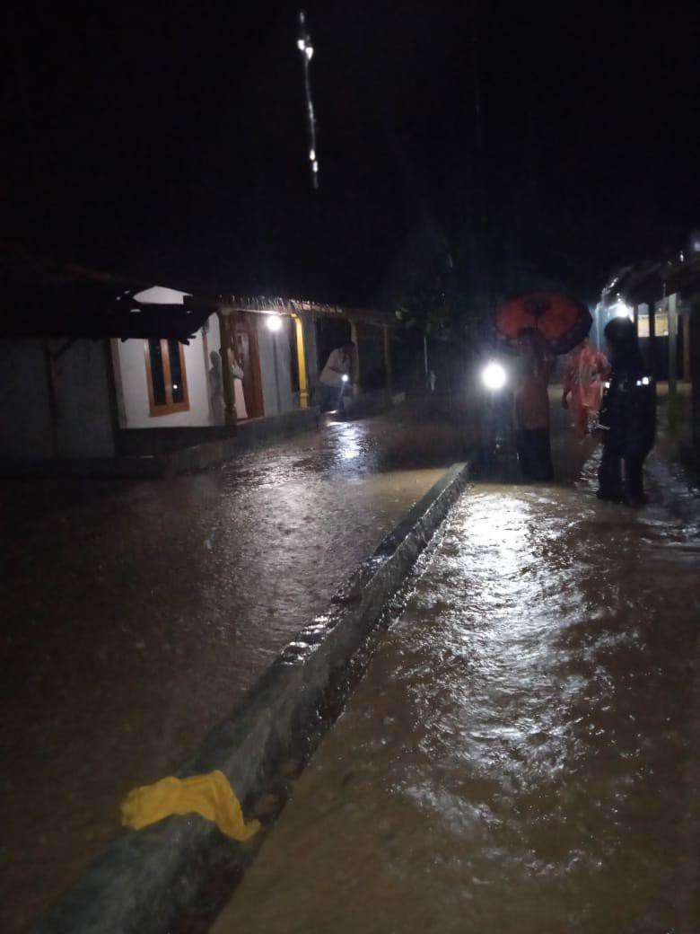 Sungai Logeni Meluap, Puluhan Rumah di Desa Wotgalih Kabupaten Tegal Terendam Banjir