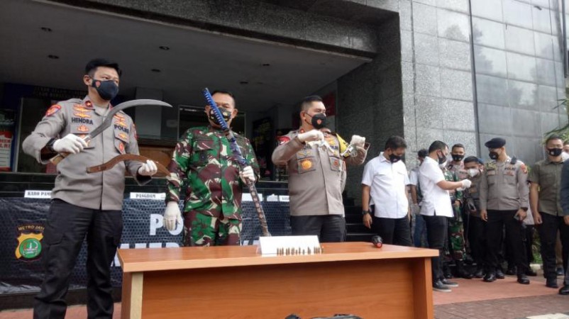 Kejar Empat Pengikutnya yang Kabur, Kapolda Metro Jaya Ultimatum Habib Rizieq Hadiri Panggilan Polisi