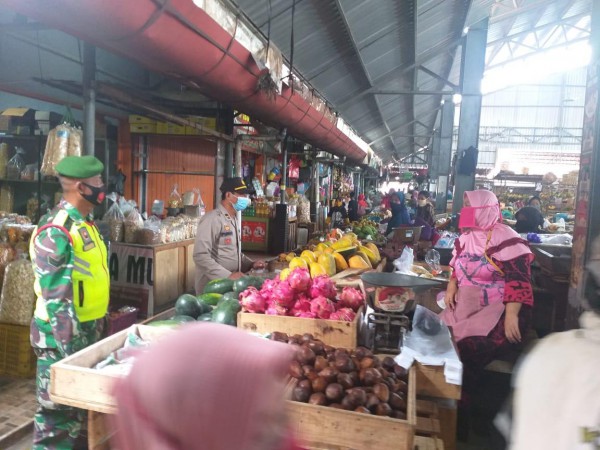 Miris! Pedagang dan Pengunjung Pasar Pepedan Kabupaten Tegal Belum Patuhi Prokes