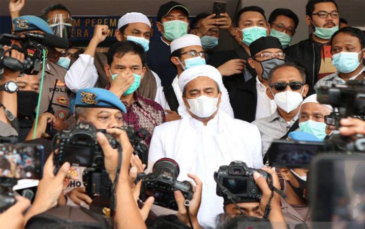 Habib Rizieq Disel Sendirian, Lima Tersangka Lainnya Tak Ditahan Cuma Wajib Lapor