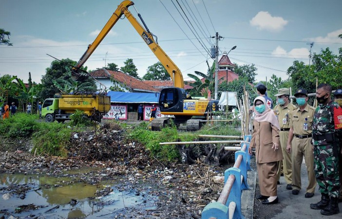 Bukit Rimpak Rawan Longsor, Akibat Konversi Lahan Hutan Menjadi Pertanian