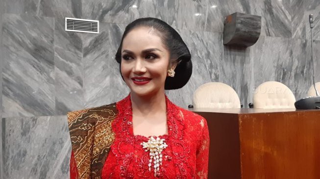 Krisdayanti Puji Kebijakan Jokowi Gratiskan Vaksin Covid-19