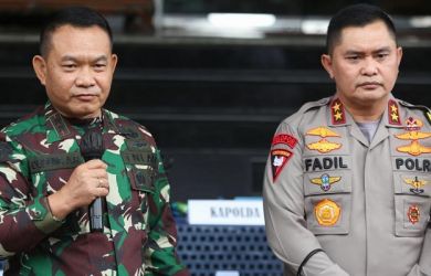 Konferensi Pers Penembakan Laskar FPI, Kapolda Metro Jaya Terlihat Tidak Pakai Masker, Tengku Zul Cuit Begini