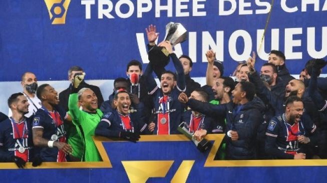 Trofi Pertama Pochettino untuk PSG