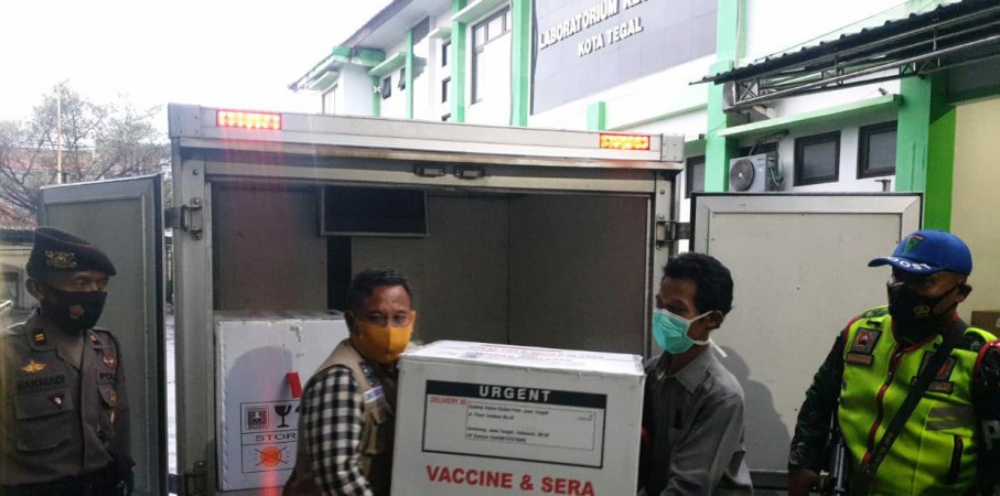 Tiba di Kota Tegal, Vaksin Covid-19 Masih Kurang 1.960 Vial