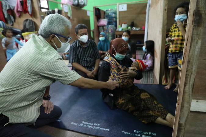 Ada Makhluk Mungil di Antara Pengungsi Merapi, Ganjar Kondangan Bayi 40 Hari