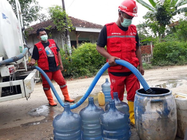 Usai Banjir, Sumur Warga di Desa Sukareja Keruh Campur Lumpur