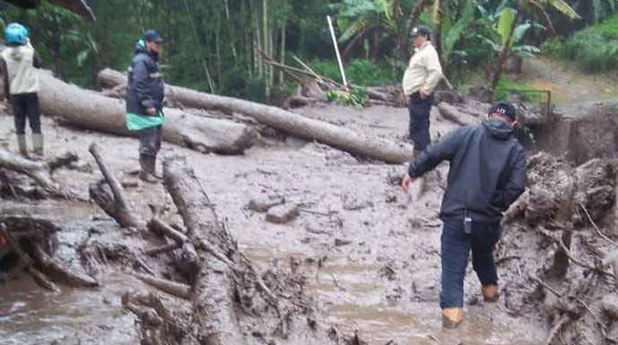 474 Warga Mengungsi ke Masjid usai Puncak Diterjang Banjir Bandang