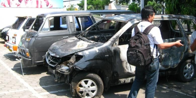 Fakta Baru! Ada Lima Mobil Buntuti Habib Rizieq, Dua Bukan Polisi lalu Siapa Dong?