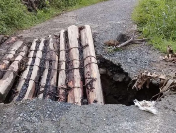 Jalan Penghubung di Watukumpul Pemalang Amblas, Akses Terputus