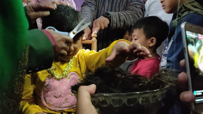 Rambut Gembel Anak Dieng Mau Dipotong Asal Disediakan Seekor Kambing dan Ayam