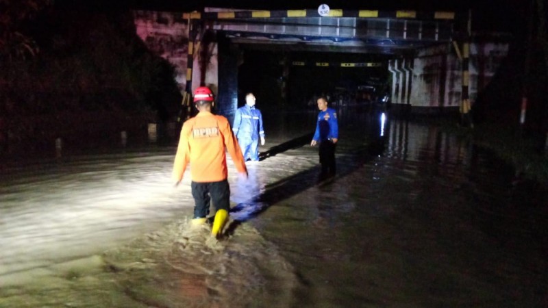 Underpass Desa Prupuk Diterjang Banjir, Lalin Mengular 3 Kilometer