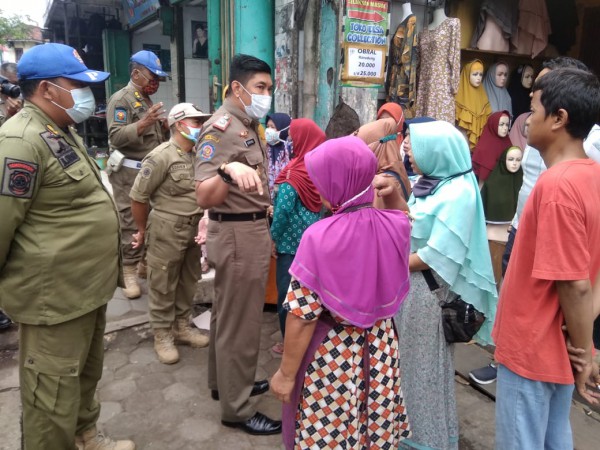 Nekat Berjualan, Tujuh PKL di Depan Pasar Induk Brebes Diamankan Satpol PP