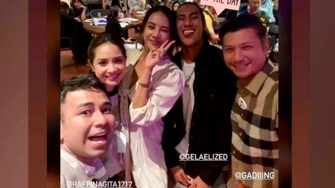 Berkerumun Tanpa Masker usai Divaksin, Raffi Ahmad Mengaku Lagi Makan