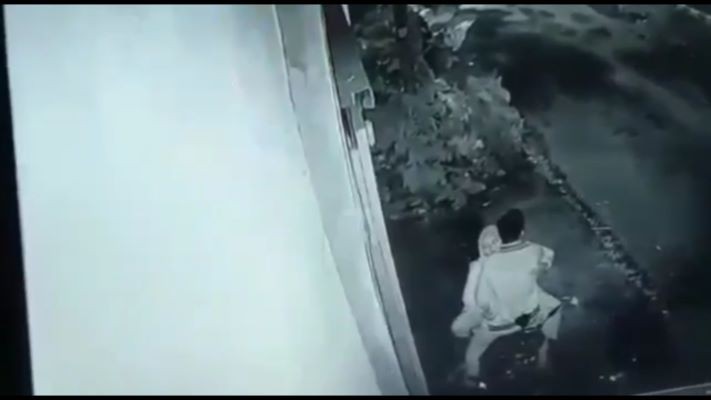 Heboh 30 Detik Video Mesum Pasangan Muda Mudi di Atas Motor, Aksinya Viral Terekam CCTV