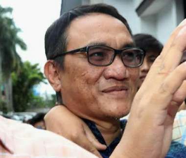 Sebut Jenderal Tua yang Menyesatkan, Andi Arief Tulis Pesan ke Mahfud MD