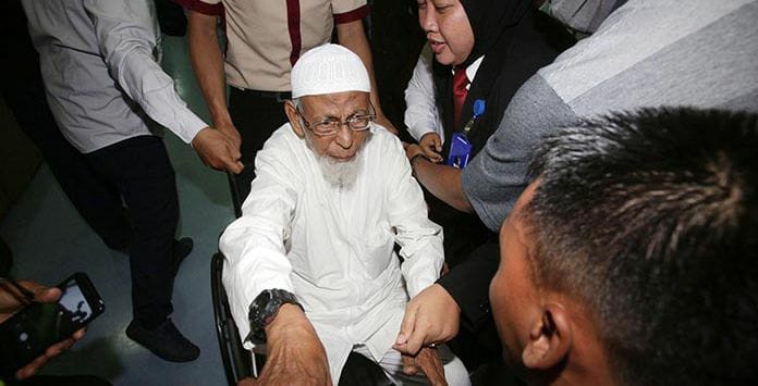 Jalani Masa Hukuman 15 Tahun, Abu Bakar Baasyir Akhirnya Bebas