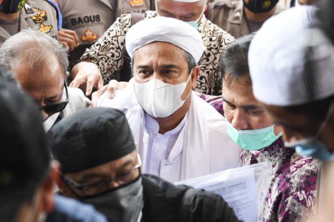 Habib Rizieq Mulai Sodok Survei Elektabilitas, Langsung Kalahkan Tiga Menteri Jokowi