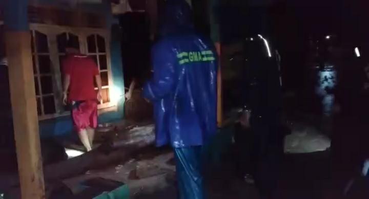 Hujan Deras, Banjir Bandang Terjang Permukiman Warga, 5 Keluarga Mengungsi