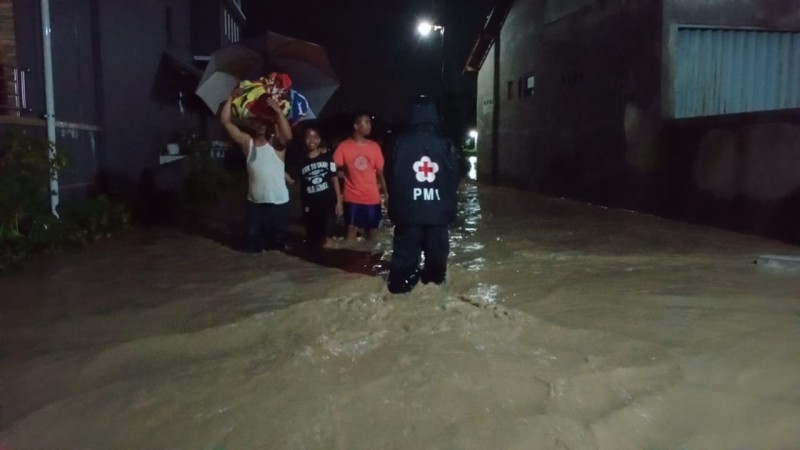 Dalam Semalam, Banjir Rendam 3 Perumahan Elit Warga Kabupaten Tegal