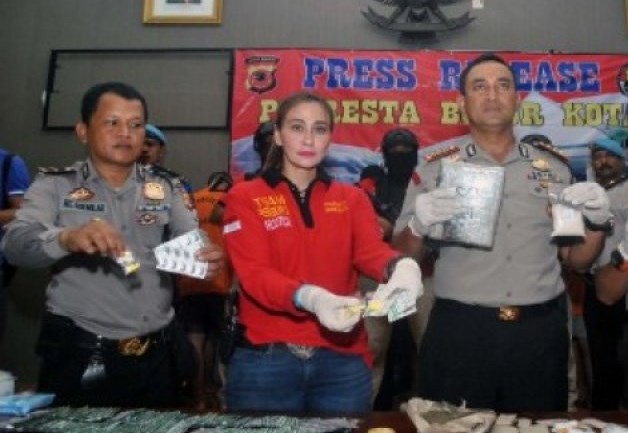 Ditangkap saat Pesta Narkoba, Polwan Cantik Ini Tidak Mudah Dijerat Hukuman Mati