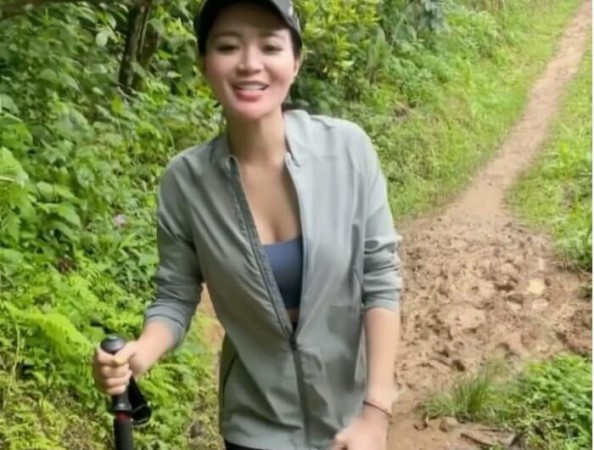 Wika Salim Seksi saat Hiking, Netizen: Bagus Gunungnya