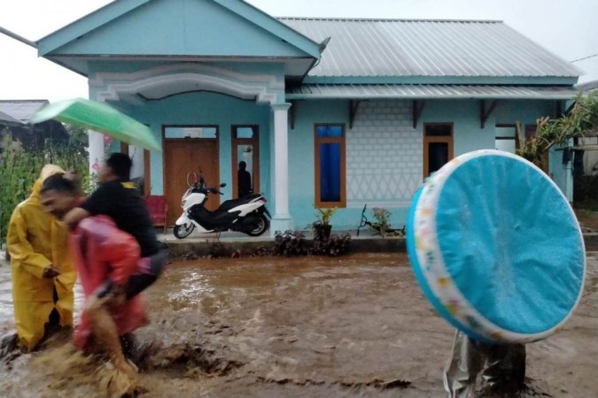 Dua Desa di Kaki Gunung Slamet Diterjang Banjir Bandang