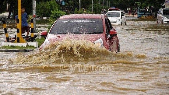 Dikepung Banjir, Listrik di Jakarta Mati Total, Warga Mulai Mengeluh