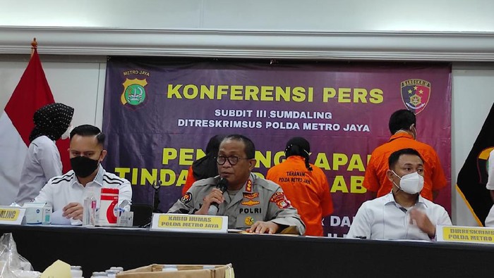 Suami Istri Buka Praktik Aborsi, Janinnya Dibuang di Kali Kramat