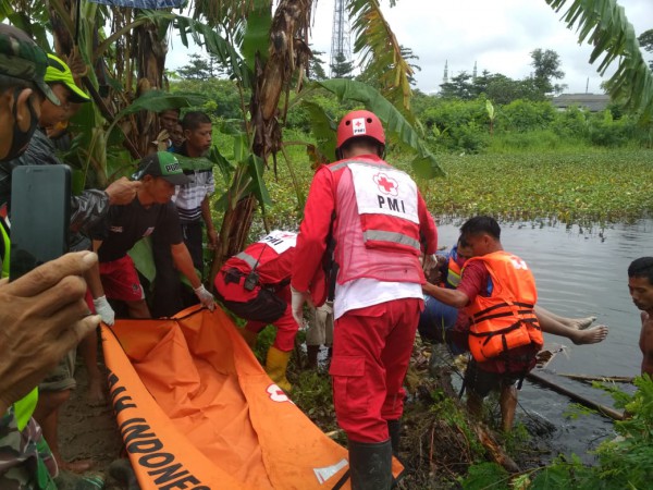 Mancing di Empang, Seorang ABG Ditemukan Tewas Mengambang Keesokan Paginya