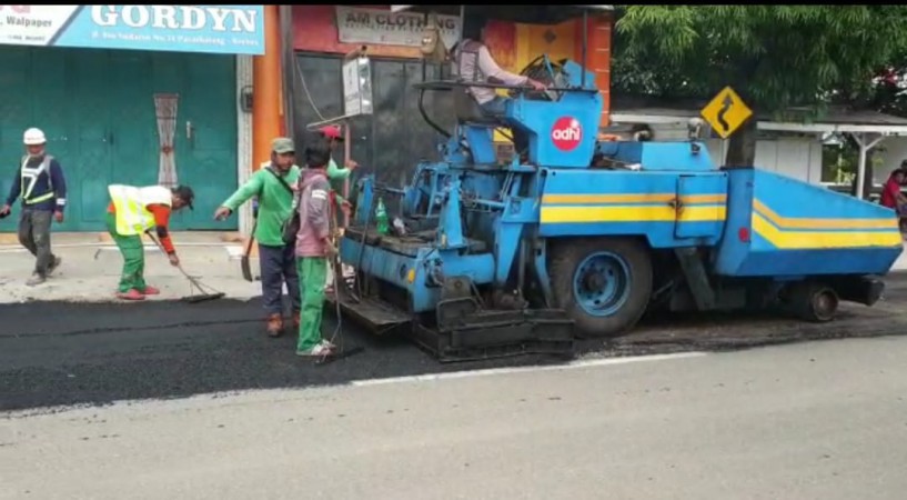 Rusak Akibat Proyek Jalingkut, Ruas Jalan Kabupaten Brebes Diperbaiki