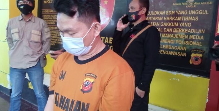 Pria Ini Tega Bunuh Teman Tongkrongan Hanya Gara-gara Kesal Fotonya Sering Dikirim ke Grup WA