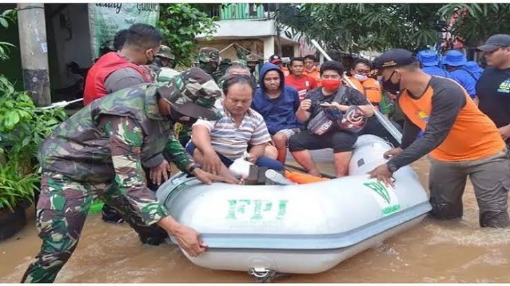 Relawan FPI Dibubarkan saat Hendak Bantu Banjir, Pengacara Habib Rizieq Tak Ambil Pusing