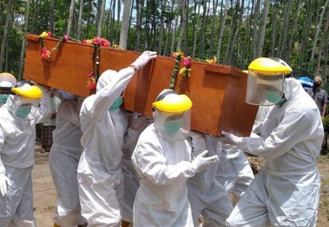 Bongkar Makam Jenazah Covid-19, Polisi Tangkap 6 Orang