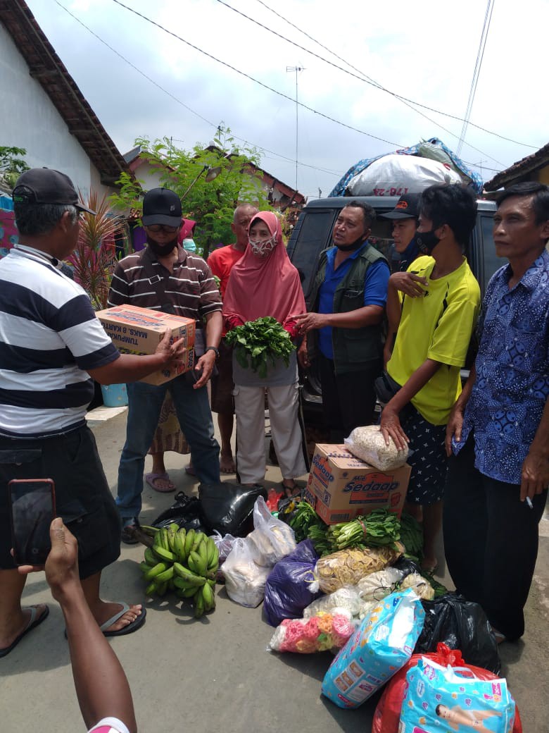 Bantu Korban Banjir Pekalongan, Pedagang Pasar Comal Sumbangkan Barang Dagangannya