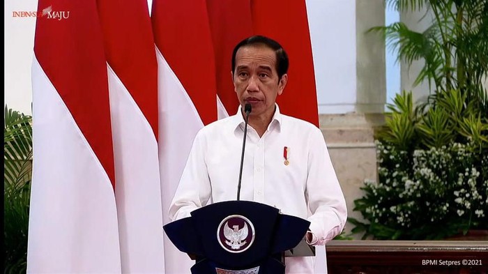 Ajak Benci Produk-produk Luar Negeri, Ubedilah: Hanya Gimmick Jokowi Agar Terlihat Nasionalis