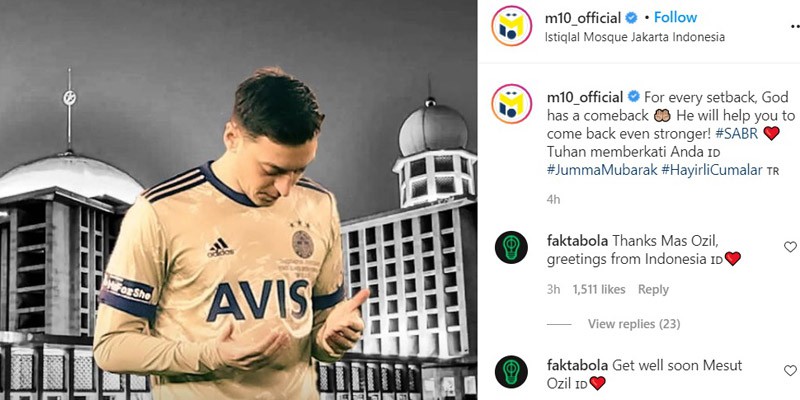 Ozil Unggah Foto Berdoa dengan Latar Belakang Masjid Istiqlal, Netizen Langsung Klepek-klepek