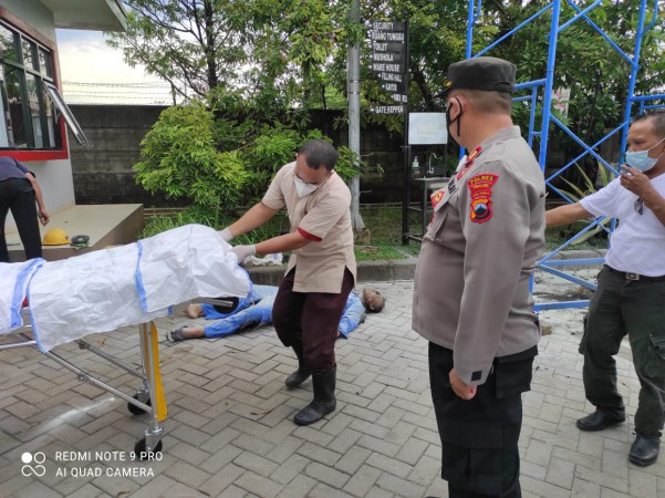 Perbaiki Lampu, Tiga Karyawan di Pemalang Kesetrum, Seorang Tewas Seketika