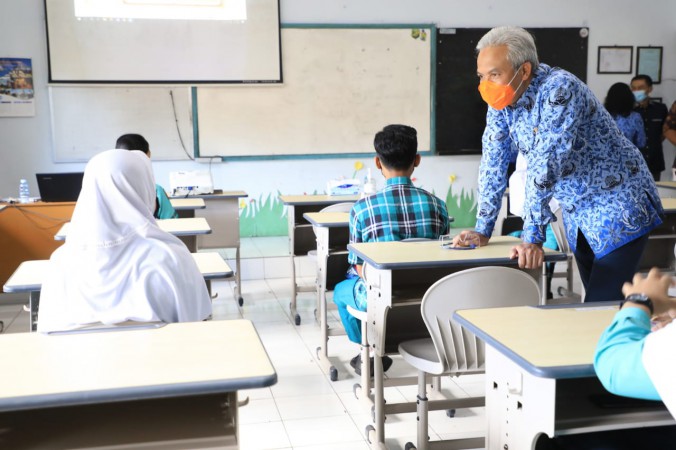 Cek Persiapan Sekolah Tatap Muka di Salatiga, Ganjar: Jumlah Maksimal 50 Persen