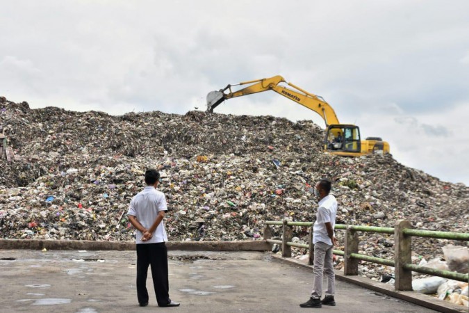 Pandemi Covid-19, Sampah Masker Menumpuk di TPA Penujah