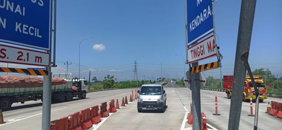 Larangan Mudik Dimajukan, Volume Kendaraan di Tol Pejagan-Pemalang Turun