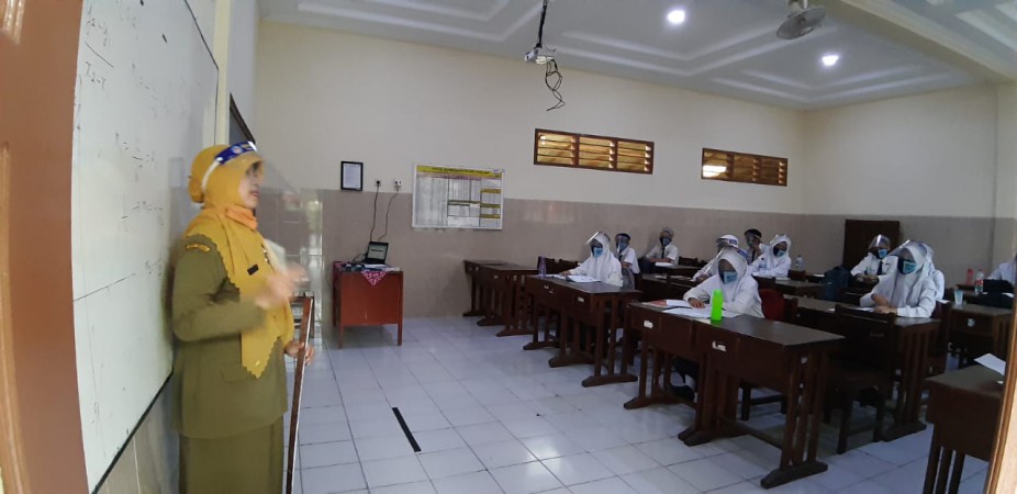 Dua Pekan Uji Coba PTM, Siswa dan Guru di Brebes Jalani Rapid Antigen