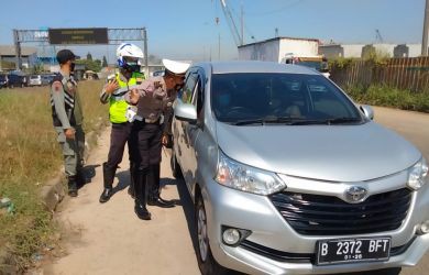 Rata-rata Plat Nomor Jakarta, Polisi Putar Balik 320 Kendaraan di Hari Pertama Larangan Mudik Lebaran