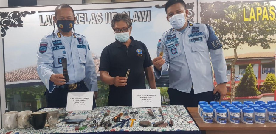 Kosek Lapas Slawi, Tim Gabungan Temukan Barang Terlarang