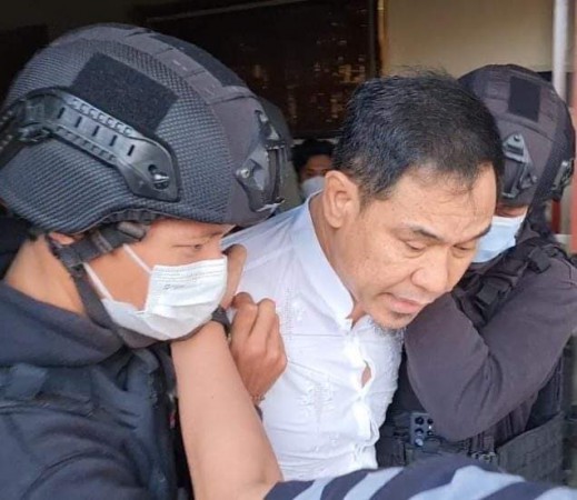 Ditangkap Densus 88, Munarman Diduga Terlibat Pembaiatan di Jakarta, Medan, dan Makassar
