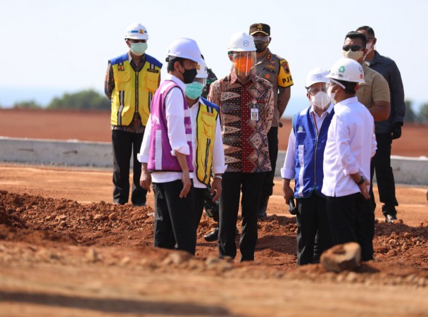 Mei, Pabrik Pertama Dibangun, Ganjar Dampingi Jokowi Cek Kawasan Industri Batang