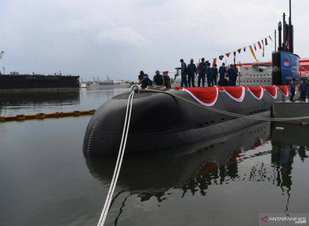 Hilang Usai Tembakan Torpedo ke-8, Presiden Jokowi: Cari dan Selamatkan Awak KRI Nanggala-402