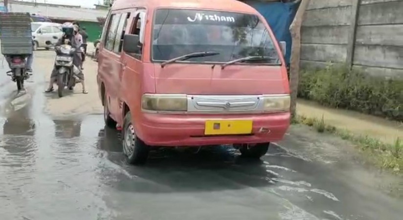 Aliran Air yang Tersumbat Picu Banjir di Klampok